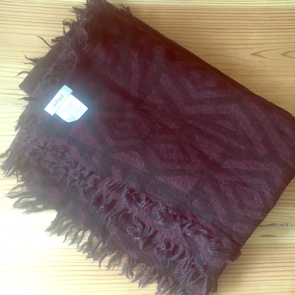 WILFRED!! Oversized scarf. 100% wool.
